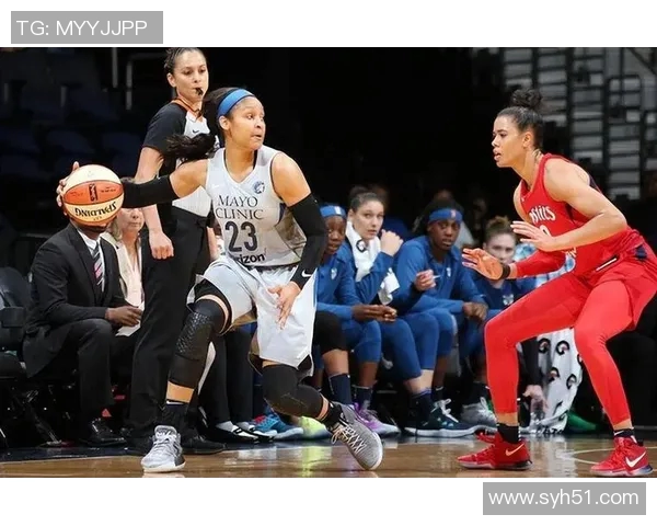 纽约自由人与太阳的激烈对决揭示WNBA季后赛的精彩瞬间与战术较量 纽约自由人与太阳的激烈对决揭示WNBA季后赛的精彩瞬间与战术较量